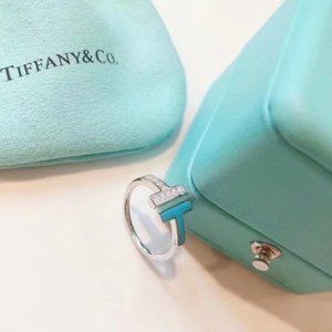 Tiffany & Co. Classic Double T Ring